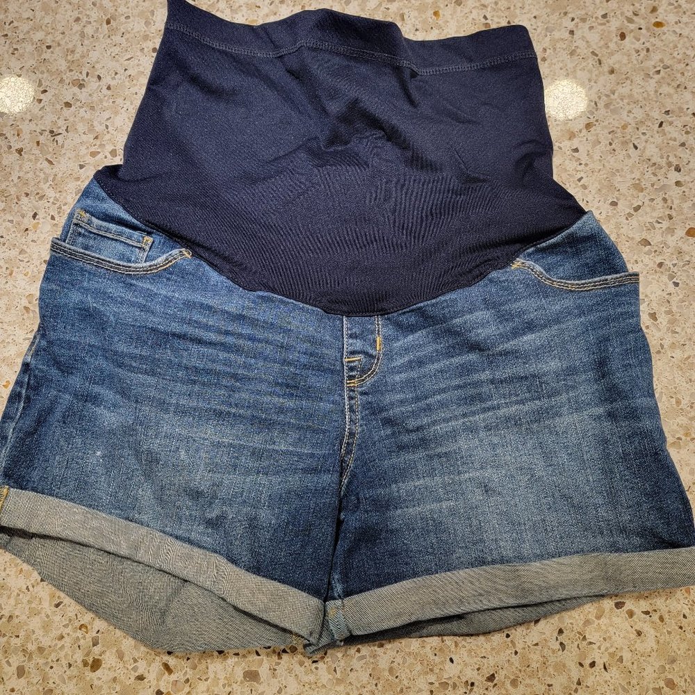 Liz lange maternity shorts